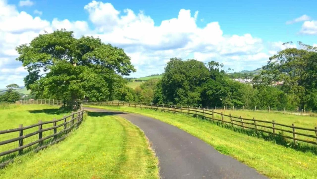 Romantic Rural Break In Countryside Castle Grounds Private Retreat Wizards Rest Bishops Tawton Exteriör bild