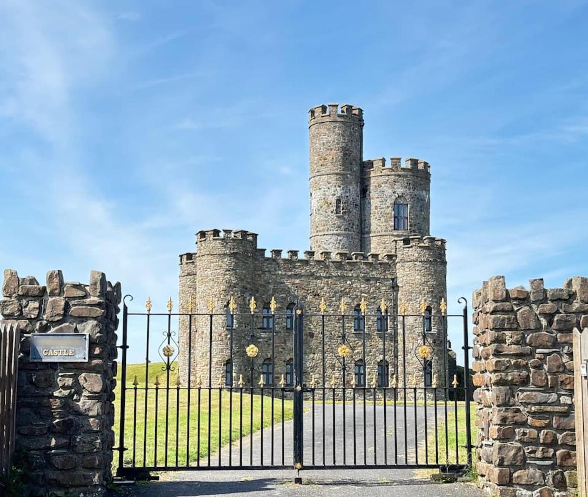 Romantic Rural Break In Countryside Castle Grounds Private Retreat Wizards Rest Bishops Tawton Exteriör bild